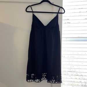 WOMENS AKUALANI SZ M BLACK DRESS